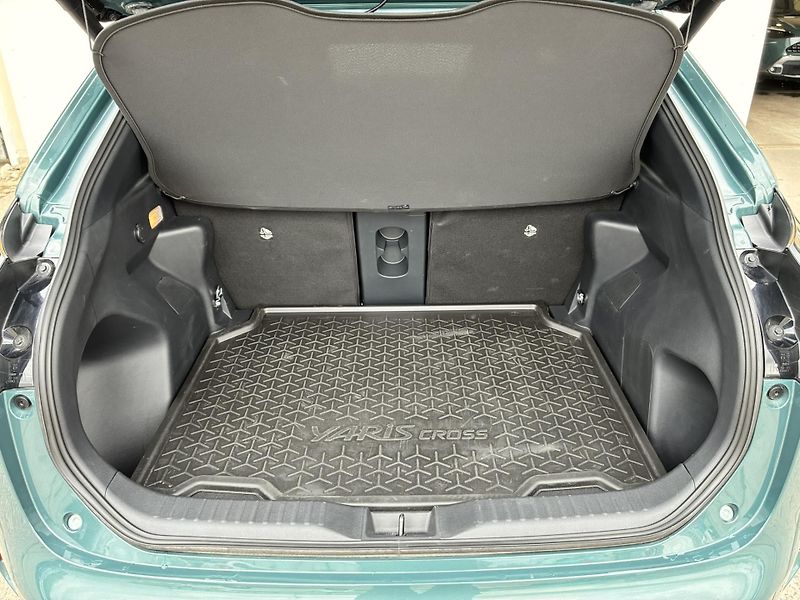 Toyota Yaris Cross 1.5 HSD 130k e-CVT AWD Executi - fotka 12 z 23