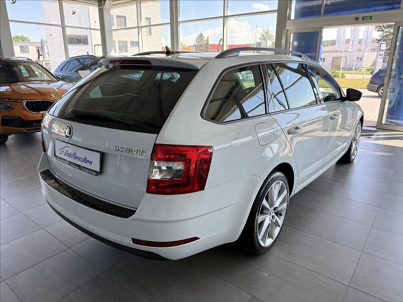 Škoda Octavia 2,0   TDI 110kW,DSG,SOLEIL,1.M - fotka 6 z 28