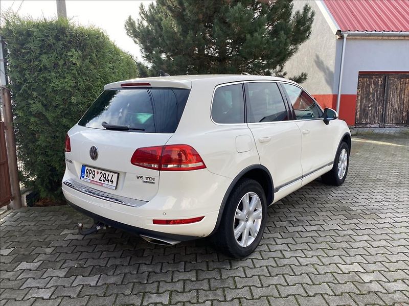 Volkswagen Touareg 3,0 TDI V6 4motion / záruka - fotka 5 z 47