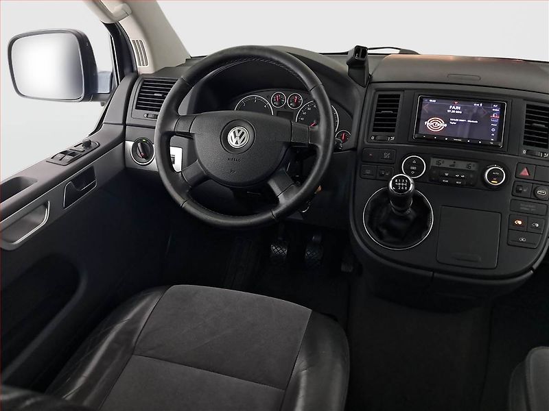 Volkswagen Multivan (2009) Highline 2.5 TDI 4Motion, 1Maj - fotka 7 z 15