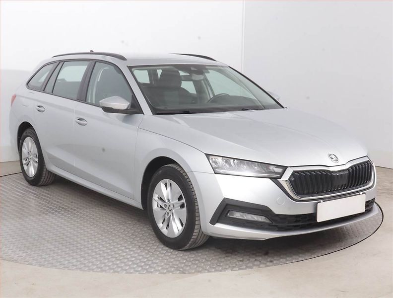 Škoda Octavia (2023) Ambition 2.0 TDI, ČR,1.maj - fotografie inzerátu