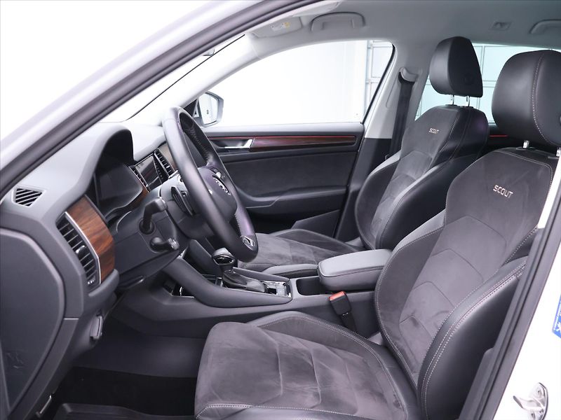 Škoda Kodiaq 2,0 TDI 147kW DSG Scout 4x4 CZ - fotka 12 z 42