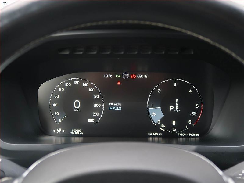 Volvo XC90 (2019) D5 AWD - fotka 11 z 31