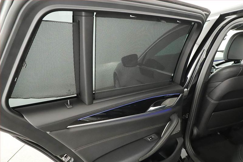 BMW Řada 5 (2018) Luxury Line 530d - fotka 9 z 20