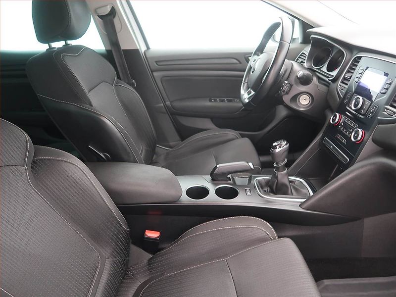 Renault Mégane (2017) 1.6 SCe, Tempomat - fotka 9 z 15