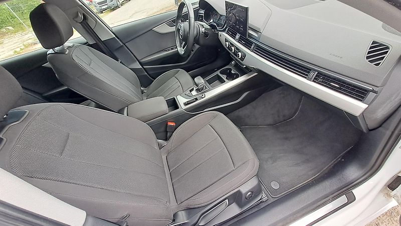 Audi A4 30 TDi S tronic Business line  - fotka 7 z 33