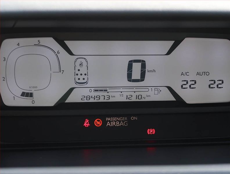 Citroën C4 Picasso (2018) 1.6 BlueHDi, 7 míst, Navi - fotka 11 z 21