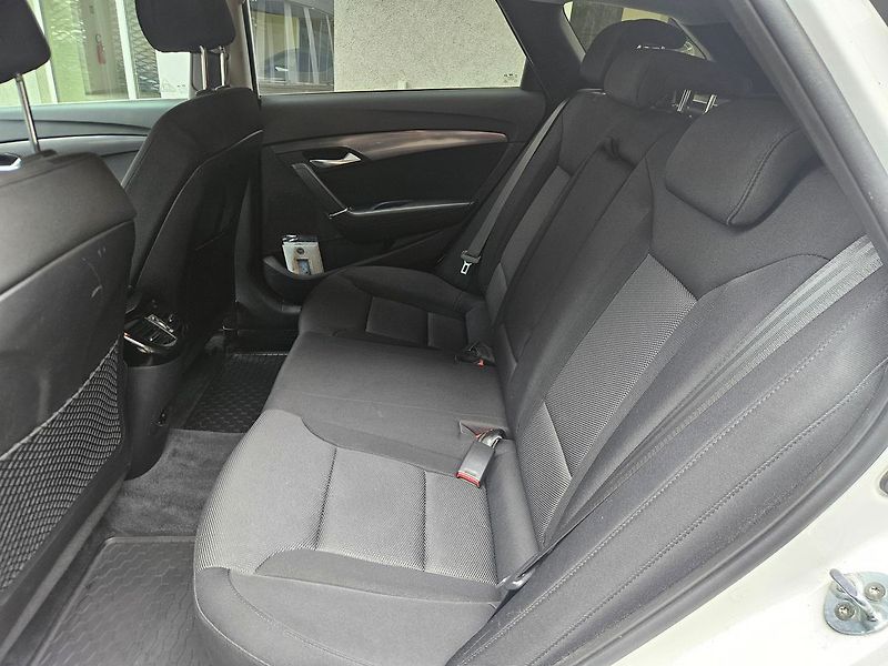 Hyundai i40 1.6 CRDi Succes Winter, 1.maj. - fotka 26 z 28