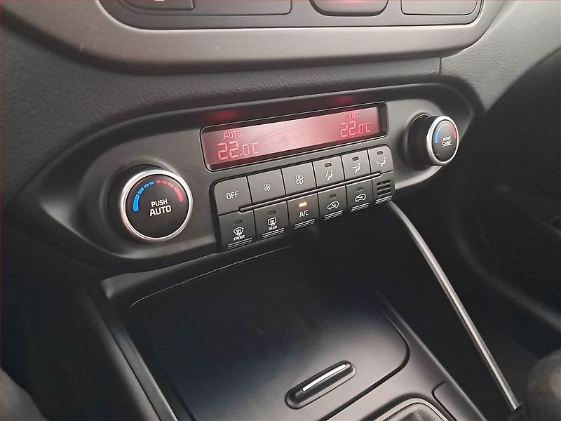 Kia Carens (2019) 1.6 GDI, Serv.kniha, Tempomat - fotka 13 z 16