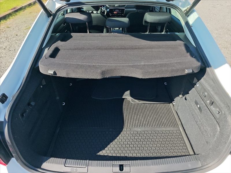 Škoda Superb 2,0 TDI 147 Style DSG - fotka 11 z 11