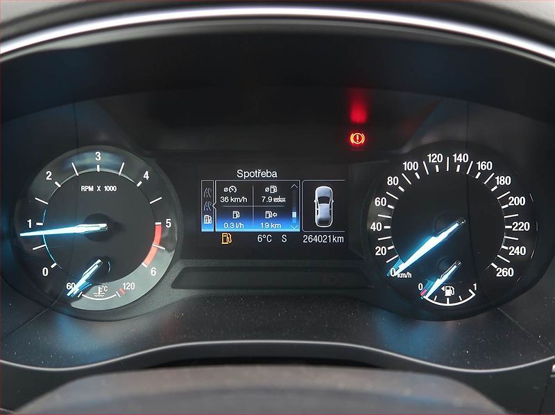 Ford Mondeo (2018) 2.0 TDCI, Navi, Tempomat - fotka 11 z 15