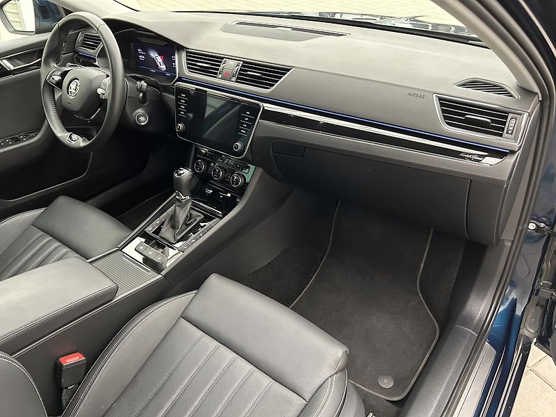 Škoda Superb 2.0 TDI L & K - fotka 33 z 34