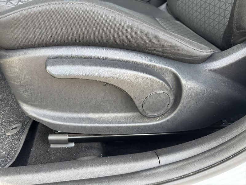 Kia Ceed 1,5 TGDi 118kW AT Spin ZÁRUKA - fotka 11 z 39