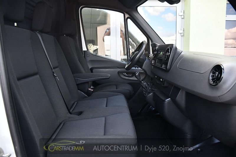 Mercedes-Benz Sprinter 211 CDI L2H2 (W907) 155k - fotka 13 z 37