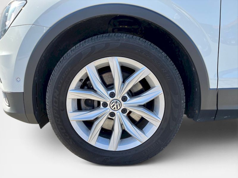 Volkswagen Tiguan (2019) 2.0 TSI DSG 4Motion - fotka 9 z 32