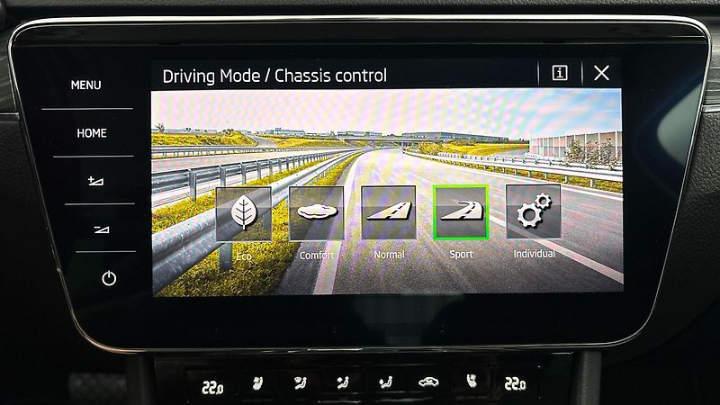 Škoda Superb 2.0 TSI DSG 4x4 Style - fotka 33 z 34