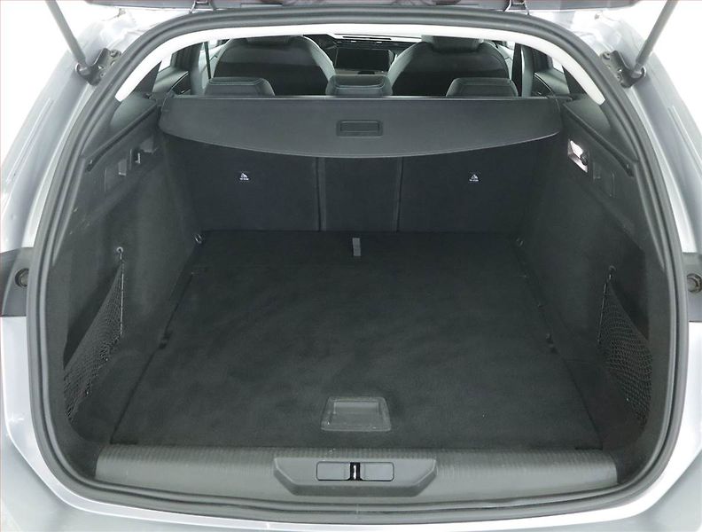 Peugeot 308 (2023) Allure 1.2 PureTech, Automat - fotka 14 z 20