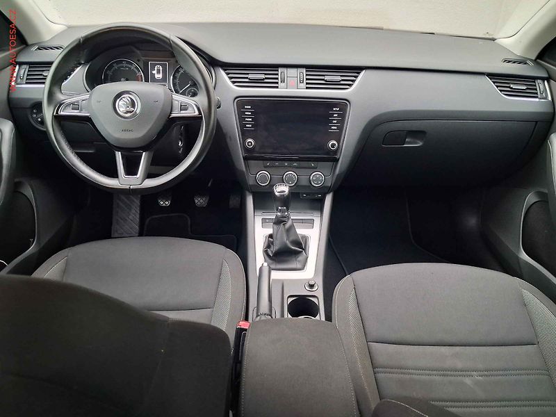 Škoda Octavia (2017) 1.0 TSi, Ambition, AC, park - fotka 8 z 18