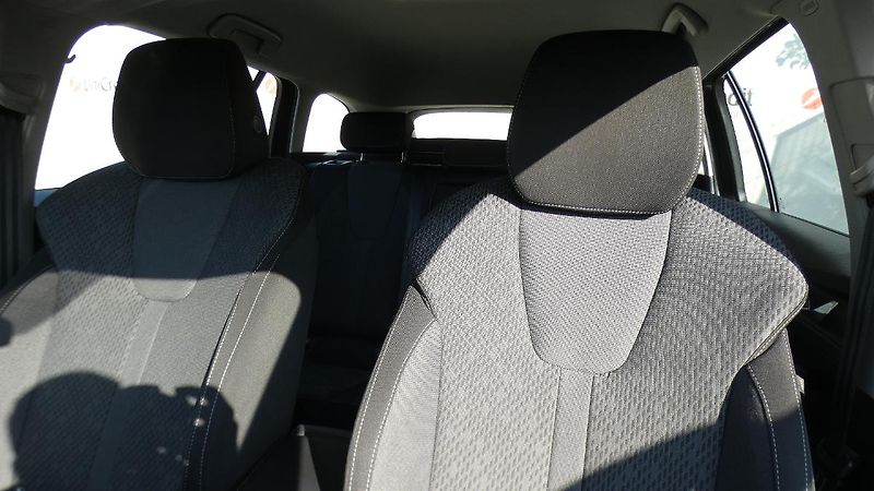 Škoda Octavia Combi 2,0 TDI Style 4x4 DSG 11 - fotka 7 z 26