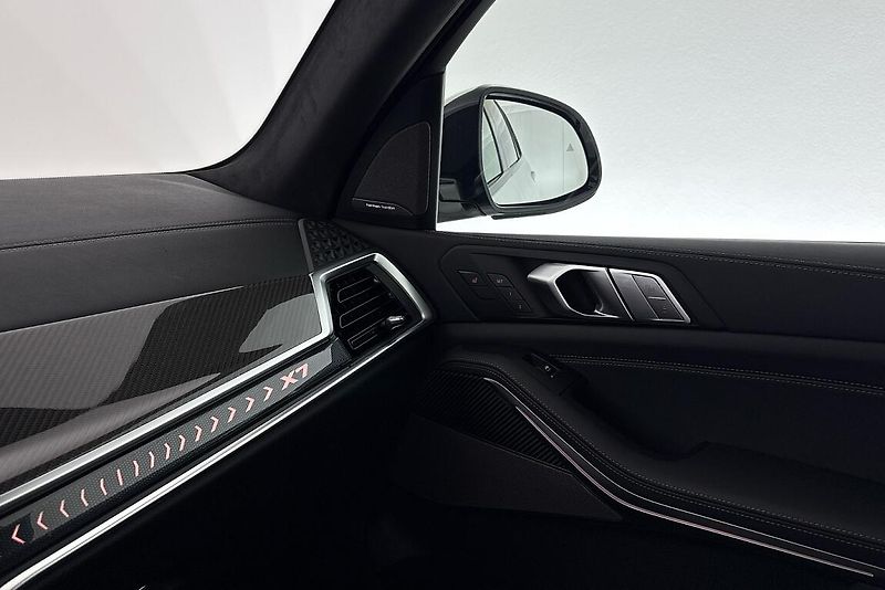 BMW X7 xDrive40d - fotka 21 z 29