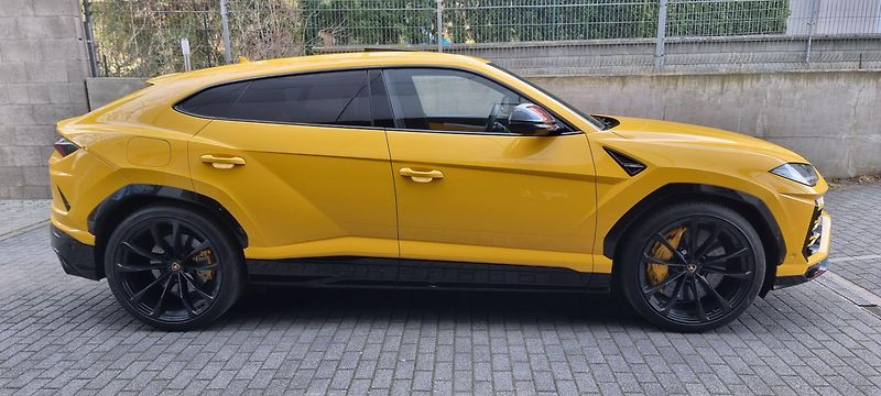 Lamborghini Urus (2020) CARBON-LCDs-BO-PANO-SOFT - fotka 4 z 14
