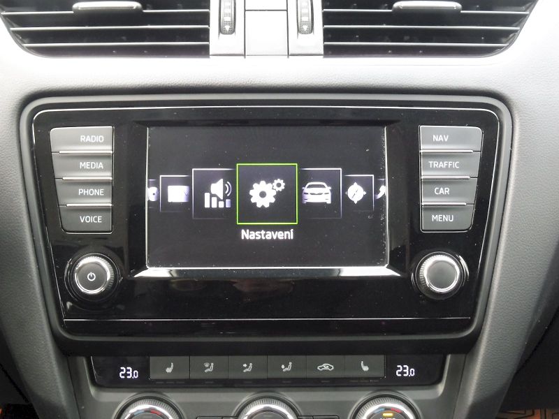 Škoda Octavia (2015) Combi Style Elegance 1,4 TSI C - fotka 14 z 27