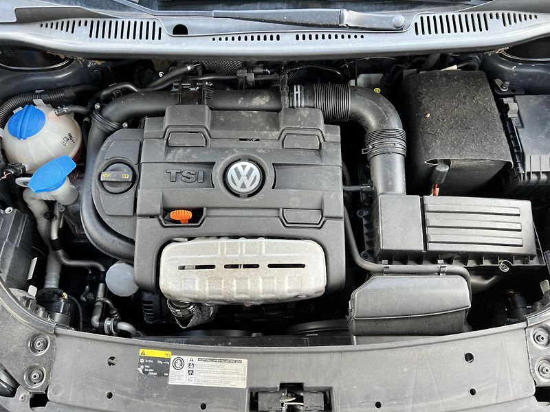 Volkswagen Touran Match 1.4TSi 103kw 7MÍST TAŽNÉ - fotka 36 z 43