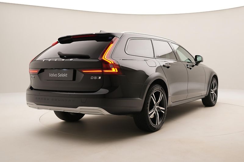 Volvo V90 CC D5 AWD MOMENTUM POLESTAR  - fotka 13 z 46