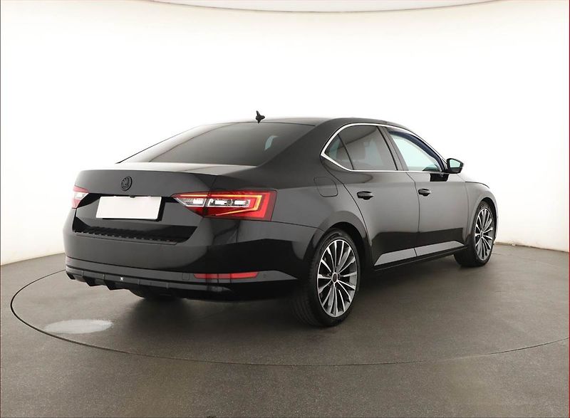 Škoda Superb (2015) Laurin&Klement 2.0 TDI - fotka 5 z 19