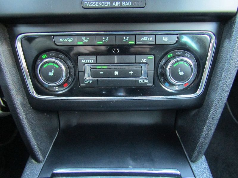 Škoda Superb (2011) 2.0 TDI 103kW  BEZ KOROZE - fotka 35 z 41