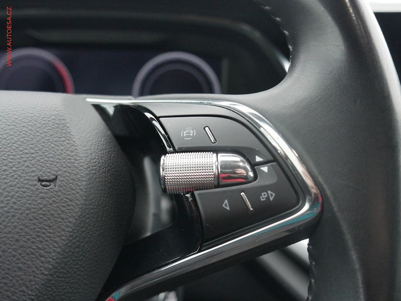 Škoda Octavia (2020) 2.0 TDi, Navi, LED, AC - fotka 18 z 20
