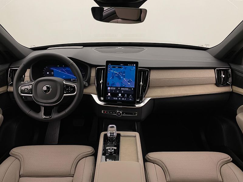 Volvo XC90 (2026) T8 AWD Plug-in DARK PLUS 7m - fotka 2 z 66
