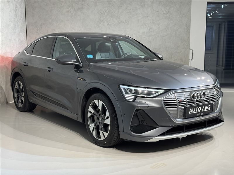 Audi e-tron 300kW Sportback S-Line Matrix - fotka 4 z 50
