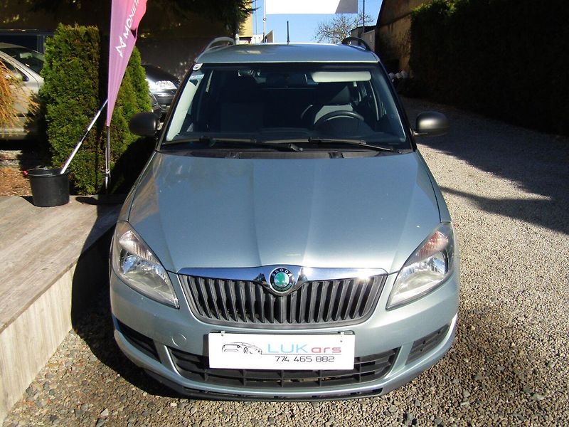 Škoda Fabia (2012) 1.2 12v 44kW ZIMNÍ PNEU - fotka 6 z 34