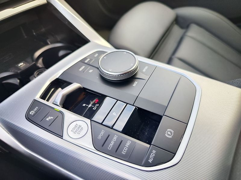 BMW Řada 4 420d xDrive/140kW M Paket AT - fotka 30 z 37