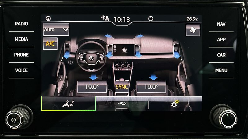 Škoda Karoq 2.0 TDI DSG 4x4 Ambition - fotka 26 z 27