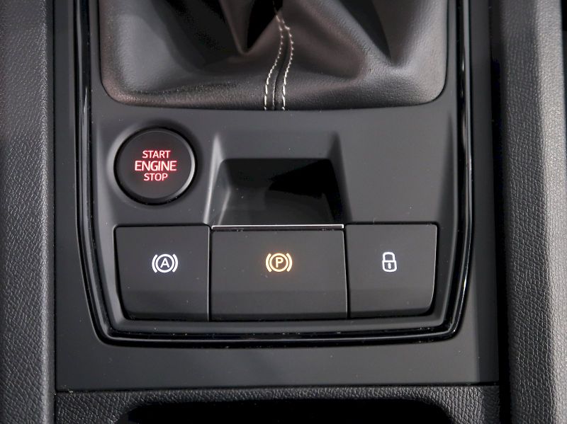 Seat Leon (2023) REFERENCE 1.0TSI 81KW - fotka 26 z 32