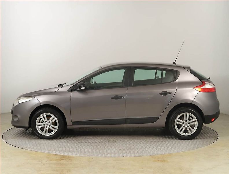 Renault Mégane (2010) 1.6 16V, Tempomat - fotka 3 z 17