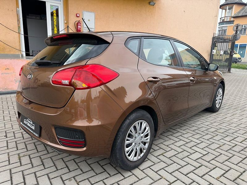 Kia Ceed (2016) 1.4 i-Původ ČR ! Nízký nájezd - fotka 4 z 12
