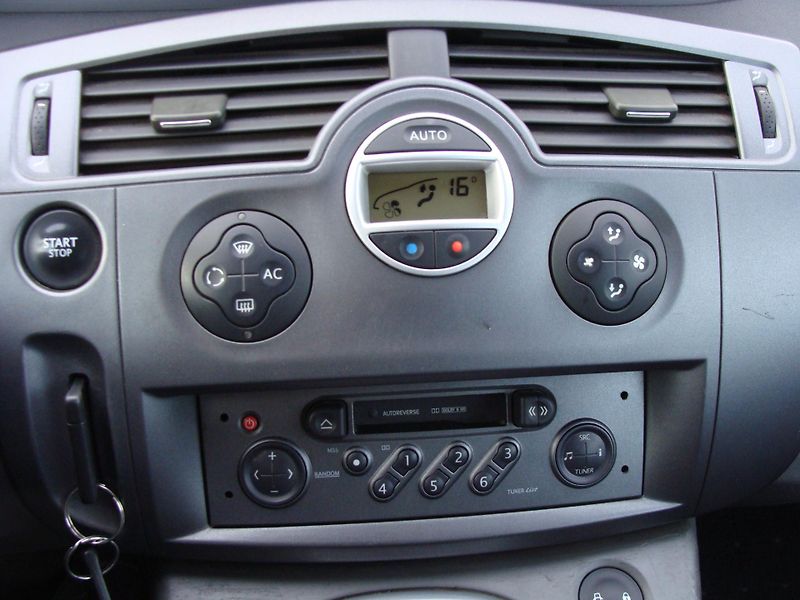 Renault Scénic 1.6i 16V, velmi zachovalý - fotka 13 z 22