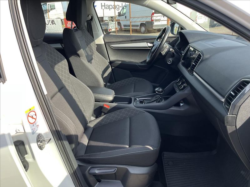 Škoda Karoq 2,0 TDi 110 4x4 DSG TAŽNÉ -DPH - fotka 11 z 47