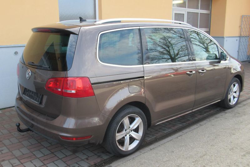 Volkswagen Sharan 2.0TDI 4x4 PANORAMA NAVI TAŽNÉ - fotka 6 z 28