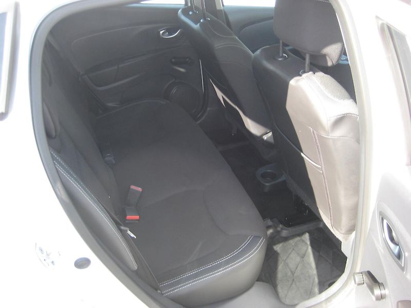 Renault Clio 0.9TCe 66 kW!!! 1.maj-DPH-ČR ! - fotka 25 z 32