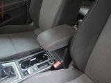Volkswagen Golf (2015) 1.6TDi, AC, výhřev sed - náhled 18