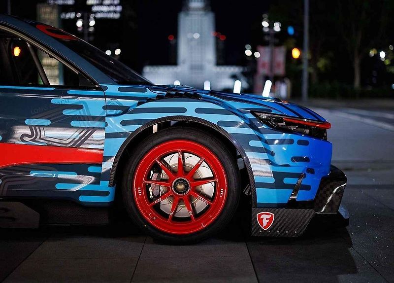 Honda CR-V Hybrid Racer