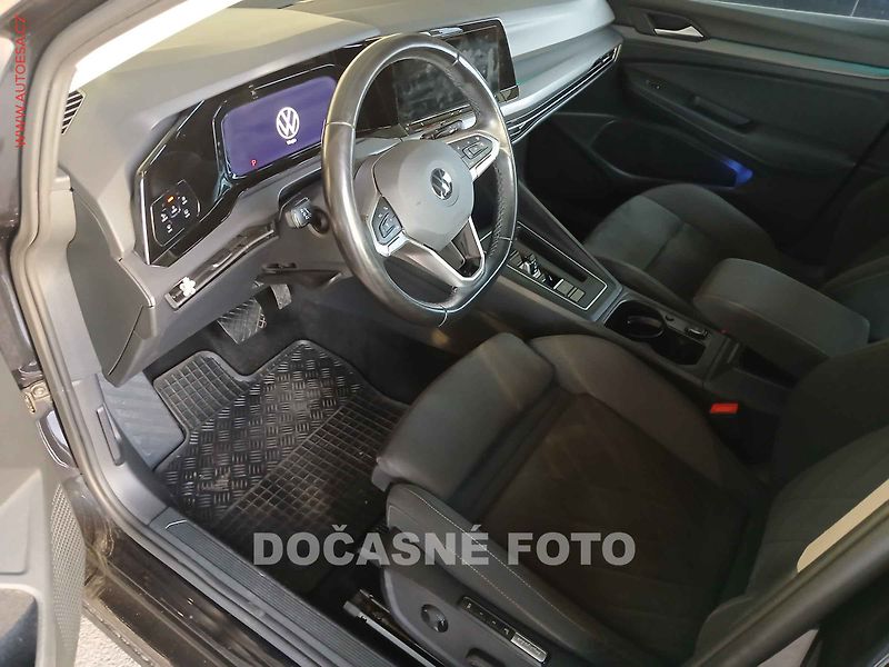 Volkswagen Golf (2020) 1.5 e-TSi, ČR, Style, DSG - fotka 3 z 3