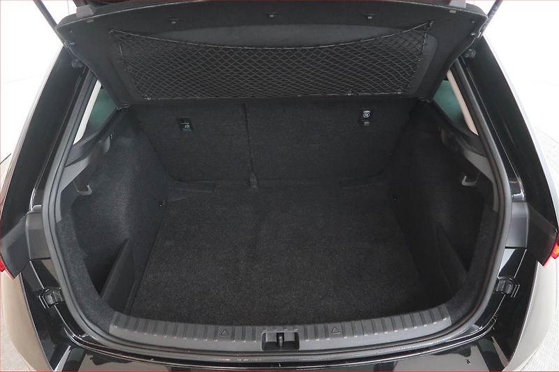 Škoda Scala (2023) 1.5 TSI, Automat, ČR,1.maj - fotka 14 z 16