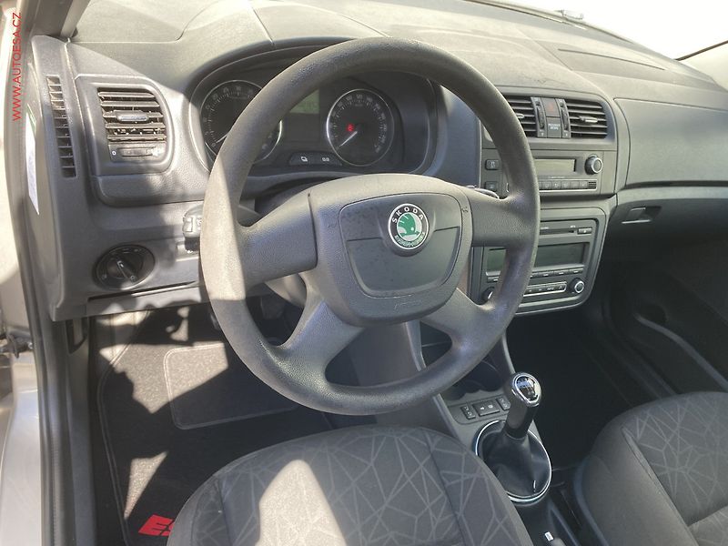 Škoda Roomster (2012) 1.6 TDi, Family, TZ - fotka 12 z 18