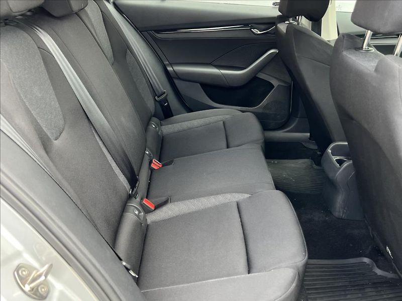 Škoda Octavia 2,0 TDI 85kW Active Combi - fotka 19 z 23