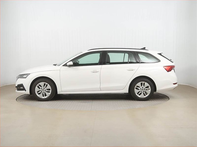 Škoda Octavia (2021) Ambition 1.0 TSI, ČR,1.maj - fotka 3 z 16